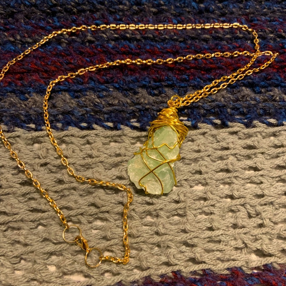 Green fluorite wire wrapped necklace handmade new
